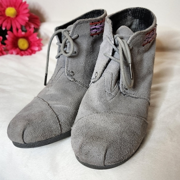 Tom's Suede Wedge Ankle Boots Lace Up Womens Shoes Booties Aztec Pattern Comfy - Picture 3 of 15